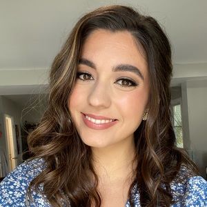 Meet your Posher, Mia